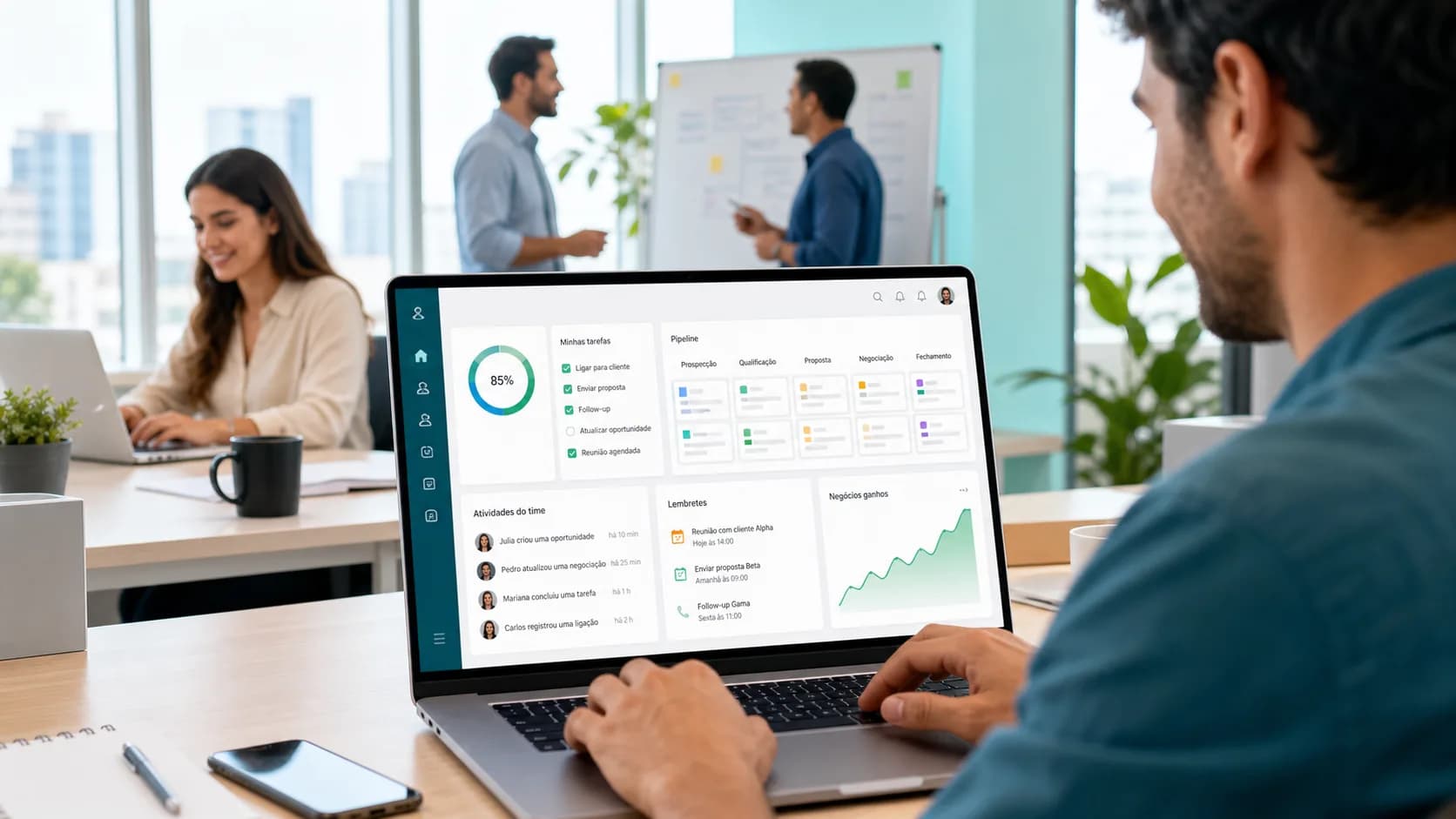 Como aumentar a adoção do CRM pelo time comercial sem criar atrito